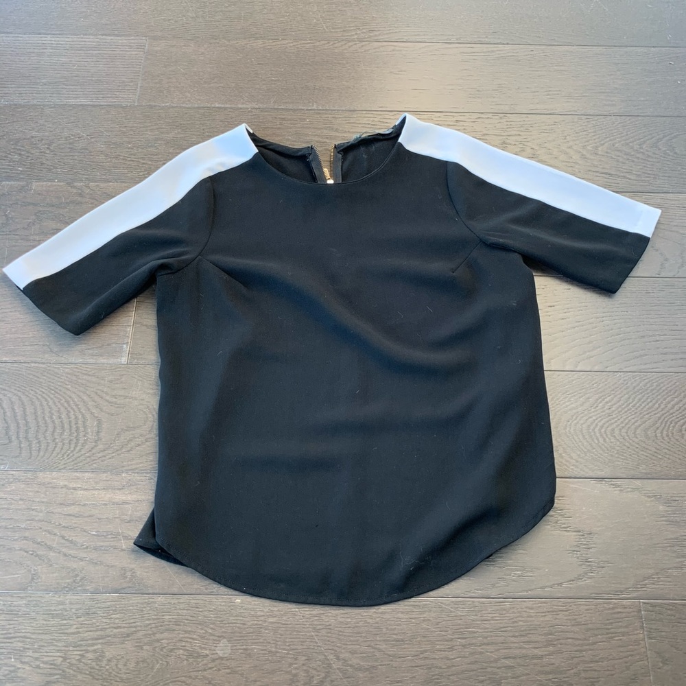 Smart Set Structured Blouse with High/Low Hem